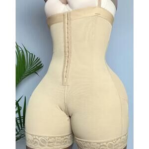 Medium Women’s Compression Garment Faja